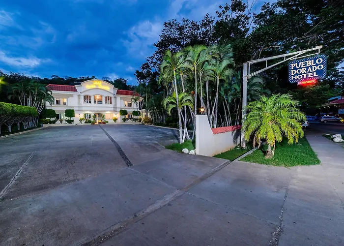 Hotel Pueblo Dorado 3*